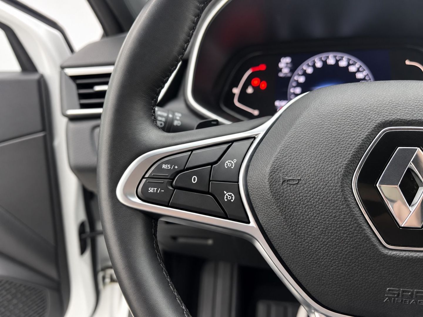 RENAULT CLIO V 1.3 TCe 130 Intens EDC 2020 — photo 8